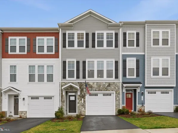 121 Checkerspot Way, Lake Frederick, VA 22630