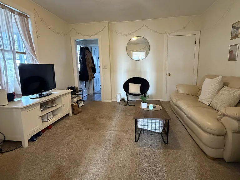 251 Locust St — Photo 9