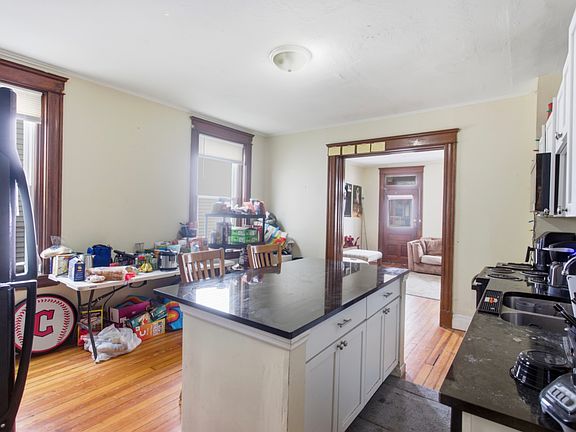 5th image of 2328 Stratford Ave