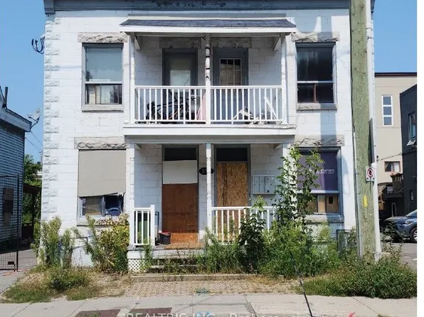 237 Saint Patrick St #235, Ottawa, ON K1N 5K2