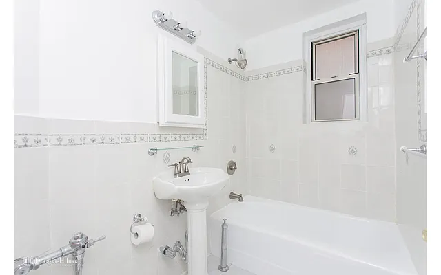 Sold by Douglas Elliman | media 14