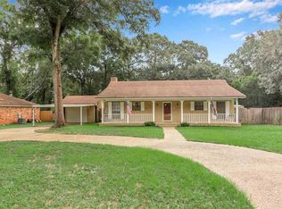 9450 Hummingbird Blvd, Pensacola, FL 32514