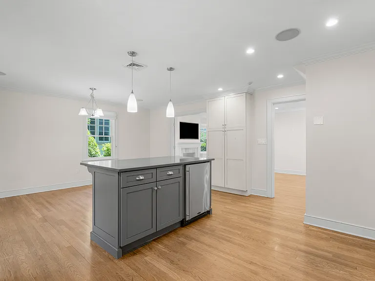 26 Vanderburgh Ave — Photo 14