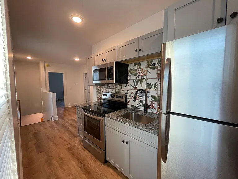 37 Saint John Ave — Photo 8