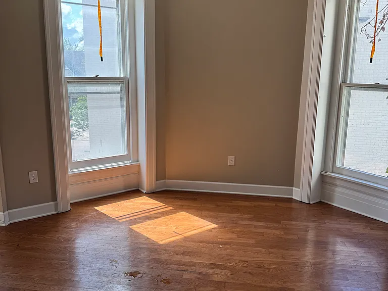 275 Plymouth Ave S #24 — Photo 6