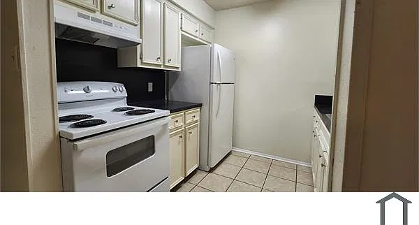 2 bed, 2500 sqft, $1,445 — Photo 2
