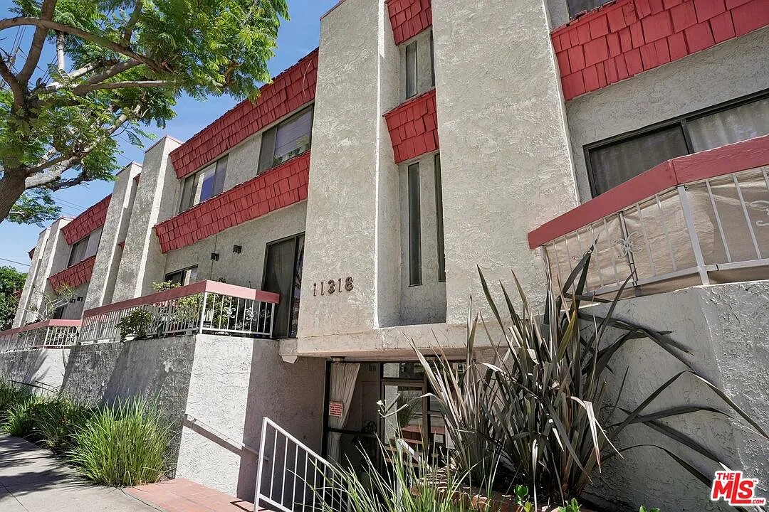 Building Photo - 11318 Ohio Ave #13