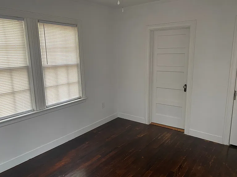 1117 S 11th St — Photo 5