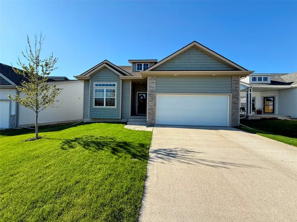 434 SE Hollow Ct, West Des Moines, IA 50265