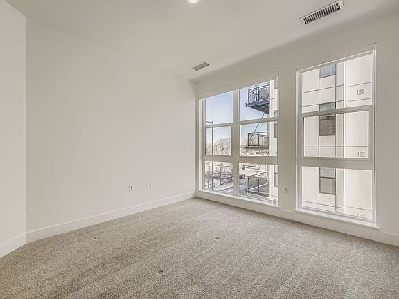 5th image of 3500 S Corona St #406