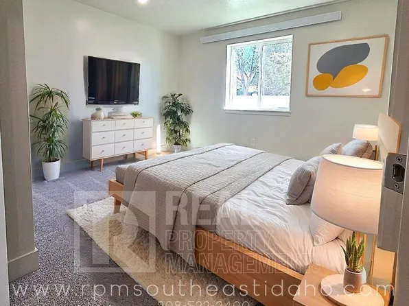 245 W 7th S - St. Anthony