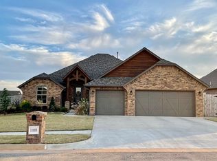 11008 NW 23rd Ter, Yukon, OK 73099