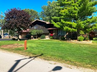 539 1st St, Lemont, IL 60439