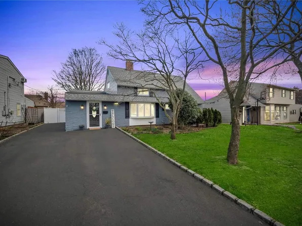 177 Acre Lane, Hicksville, NY 11801