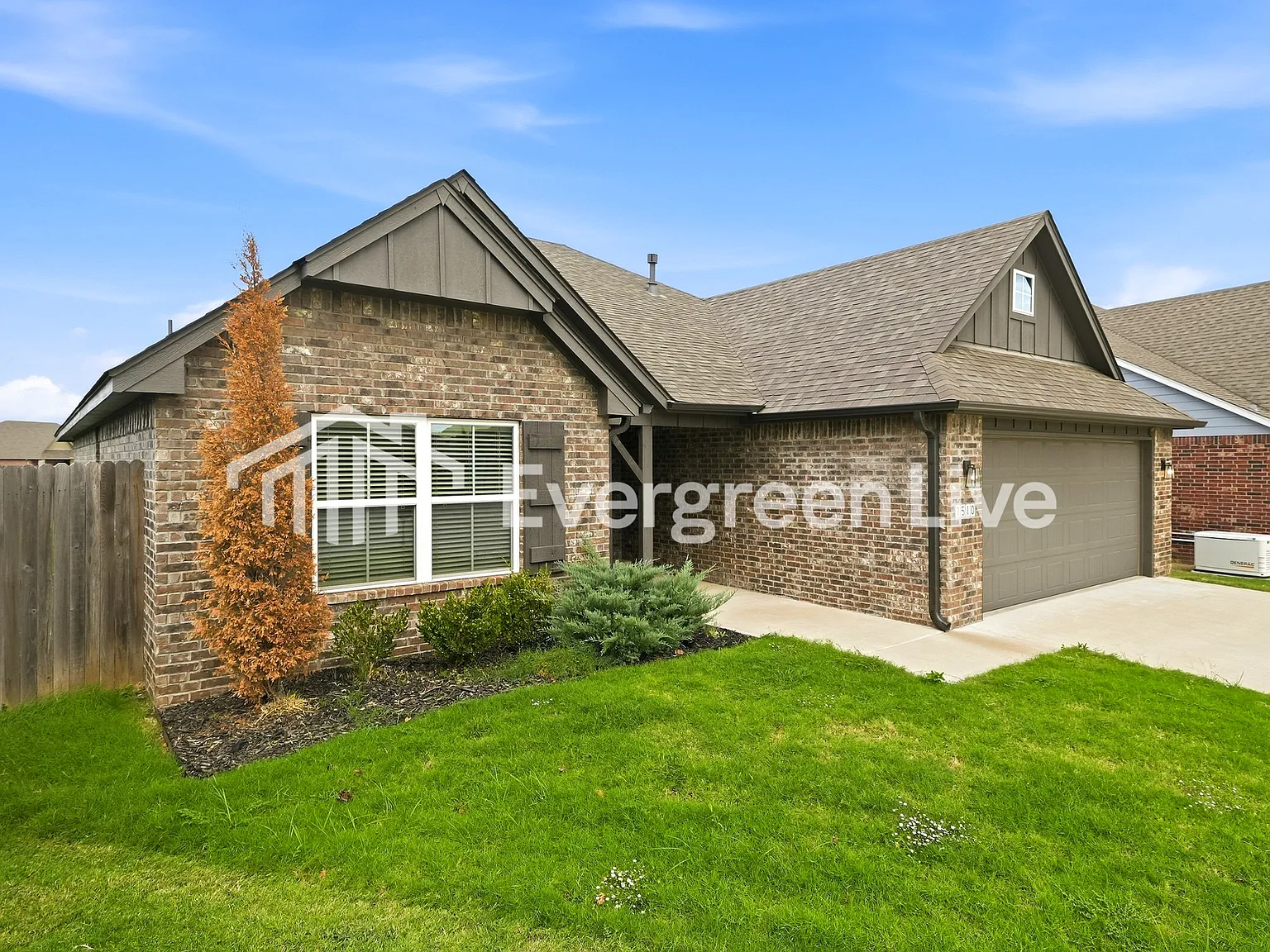 4 bed, 2.0 bath, 1805 sqft, $1,895 — Photo 2