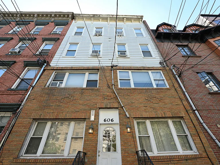 606 Jefferson St #3L — Photo 14