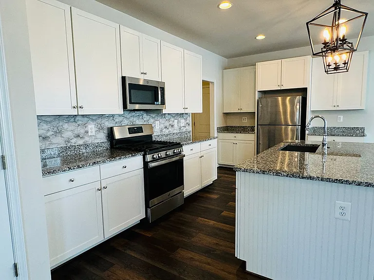 454 Coastal Ave — Photo 6
