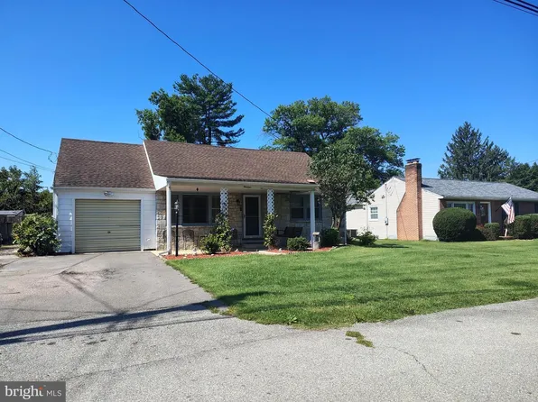 13 Haywood Cir, Hagerstown, MD 21740