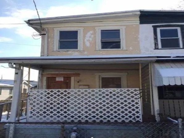 6 E 4th St, Marcus Hook, PA 19061