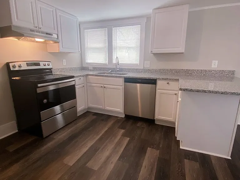 2113 Angier Ave — Photo 5