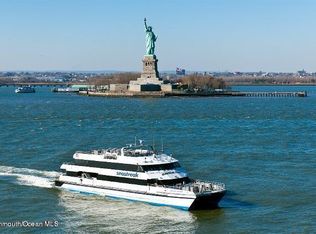 28 Woodland Dr S, Fair Haven, NJ 07704