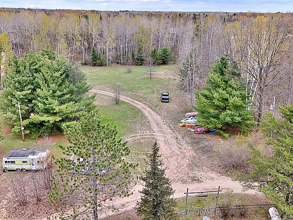 3rd image of Timberlane Dr