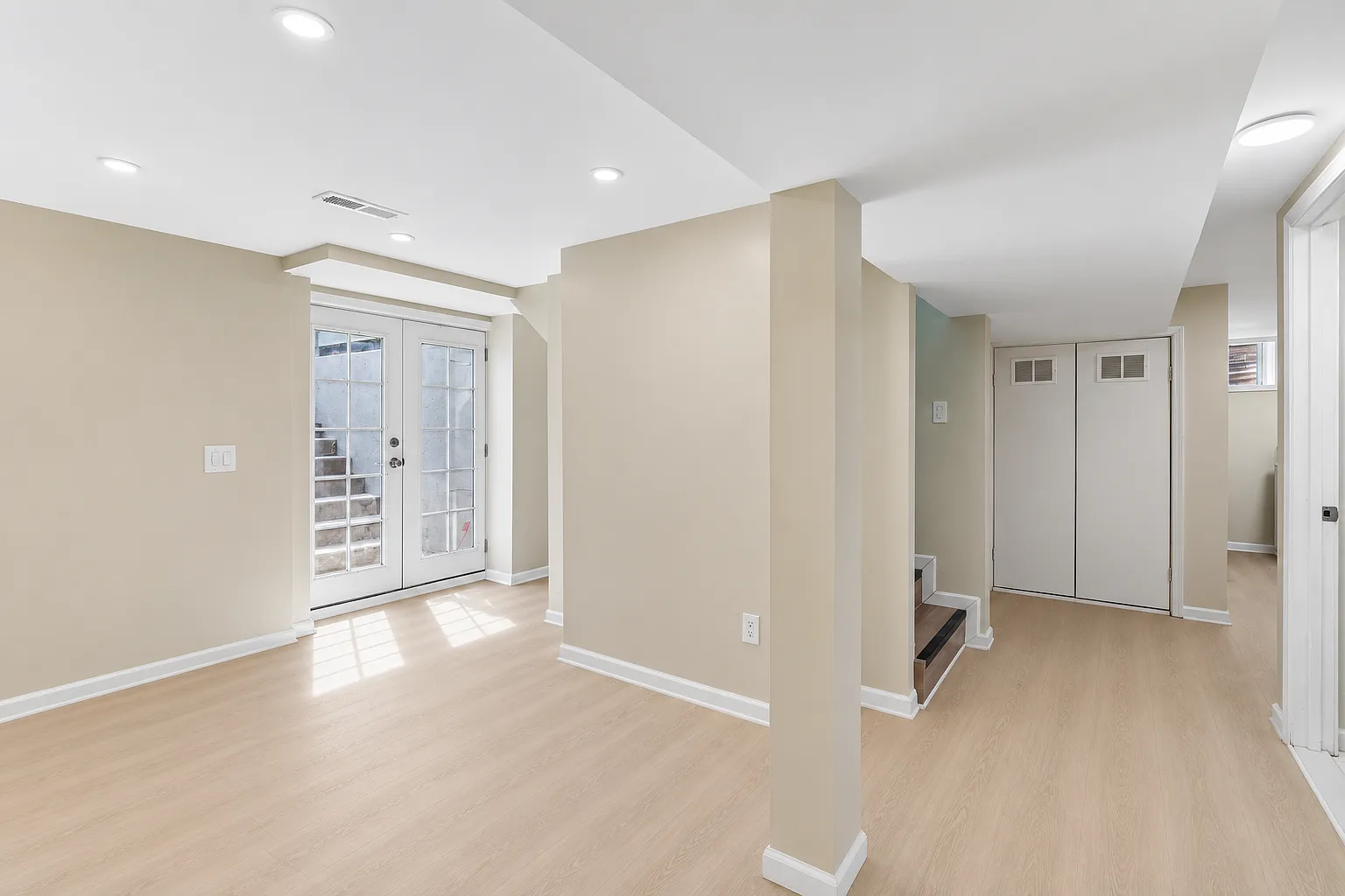 3 bed, 950 sqft, $1,850 — Photo 3