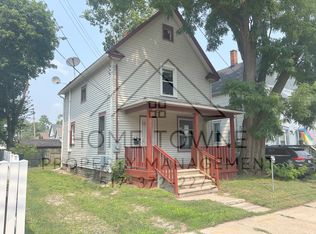 122 Woodlawn Ave, Lansing, MI 48910