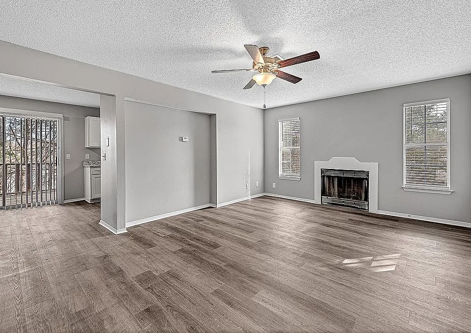 1st image of 3128 N Kensington Ct