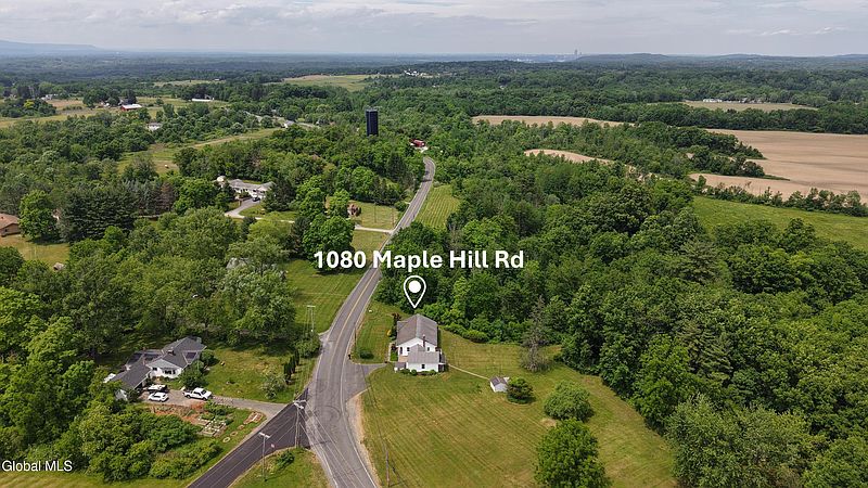 4th image of 1081 Maple Hill Road
