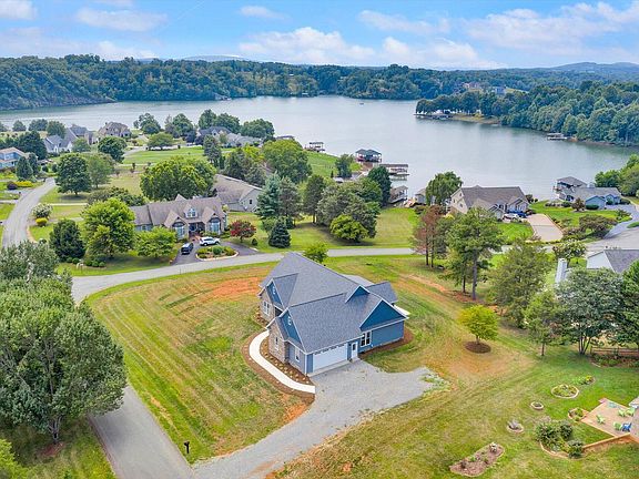 2nd image of 646 Boxwoodgreen Dr