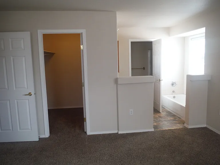 757 Divot Dr — Photo 3