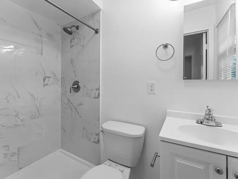 2763 Morris Ave #B — Photo 15