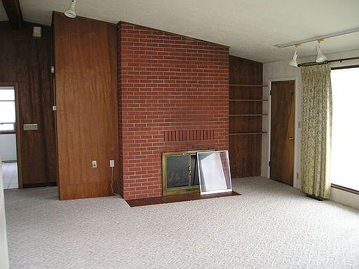 2nd image of 648 SE Metzger Ct