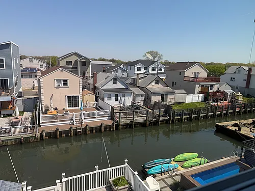 138 Beach Ave Photo 1
