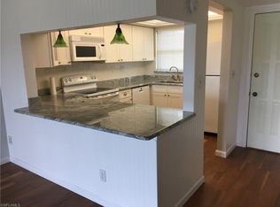 13 High Point Cir N APT 208, Naples, FL 34103