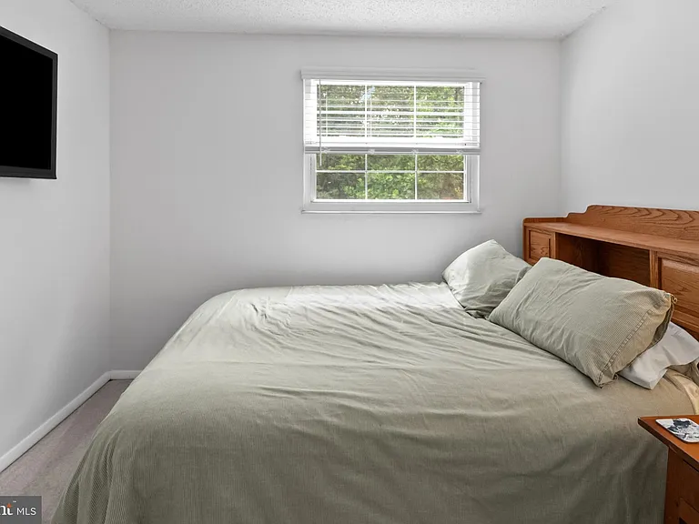 8113 Loving Forest Ct — Photo 31