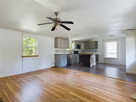 4th image of 11978 W Hollyhill Dr