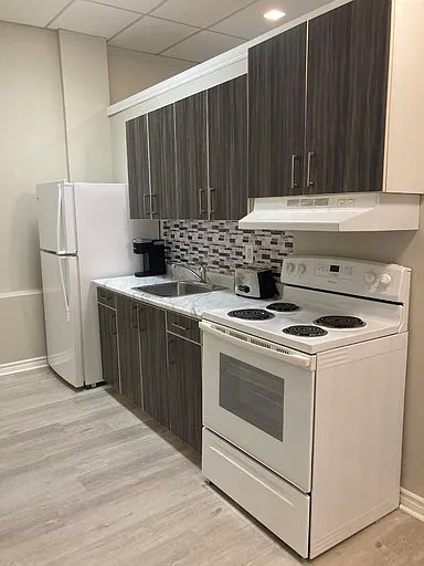 Building Photo - 80 Brodie Ave #1A