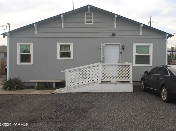1902 Corpman Ln, Yakima, WA 98903