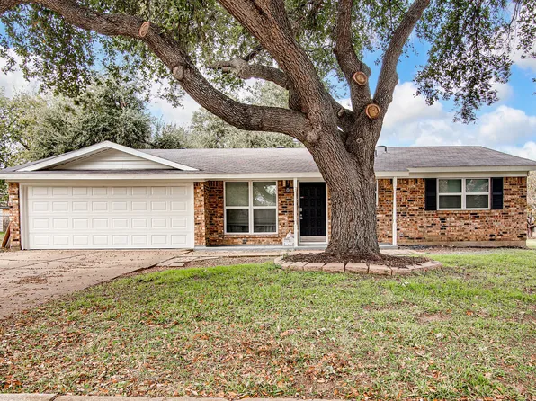 313 NE Amy St, Burleson, TX 76028