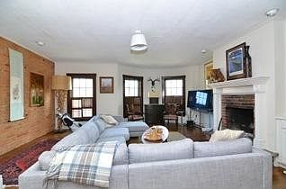 2nd image of 48 Rutland Sq