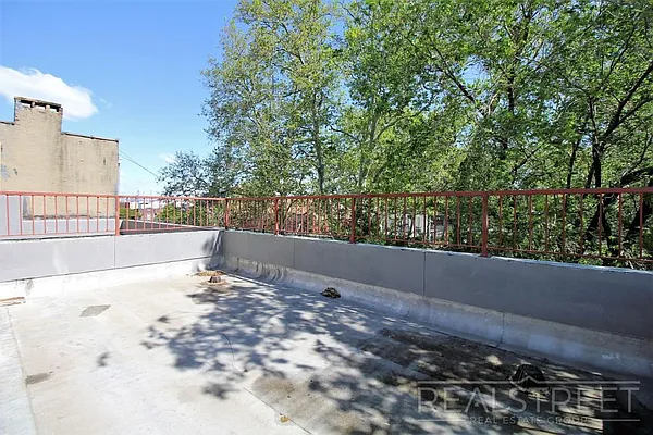 Rented by Real Street Inc | media 9