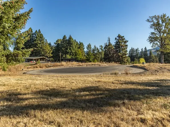 3 Husum St, White Salmon, WA 98672