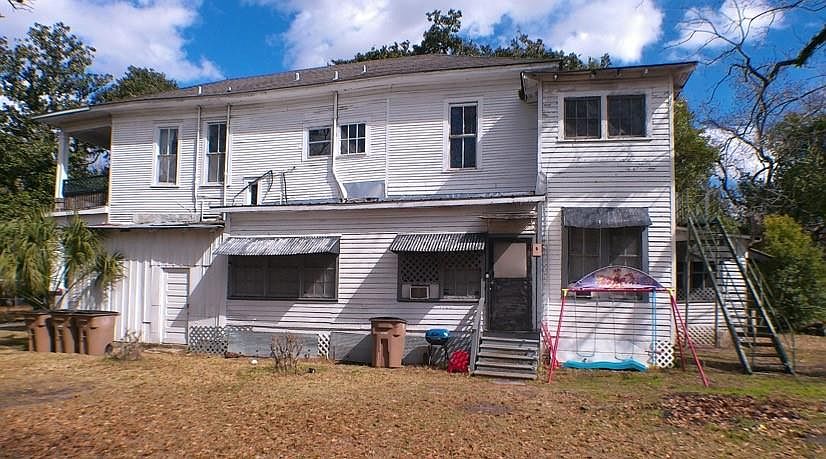 2nd image of 1561 Illinois St