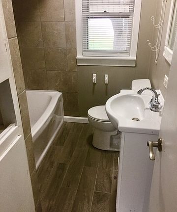 5th image of 2087 Laharpe St