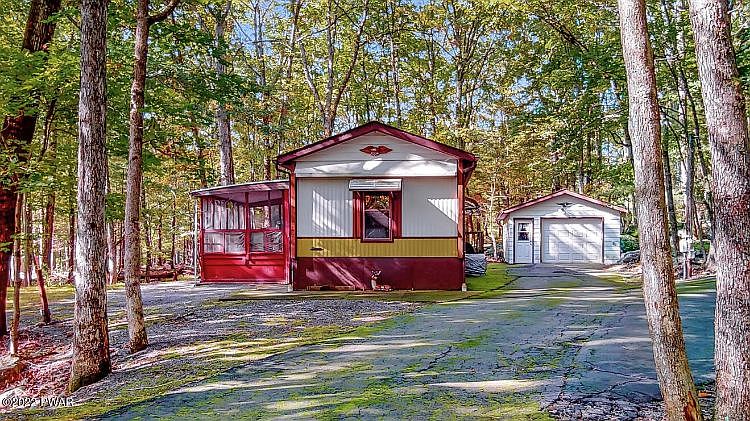 1st image of 102 Spruce Dr