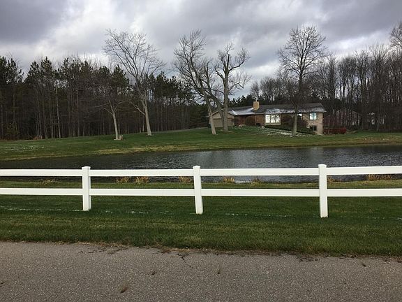 3rd image of 4324 Whitetail Dr