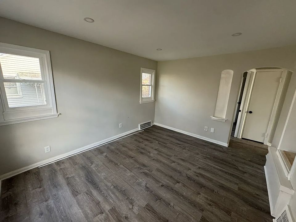 1st image of 18599 Kingsville St