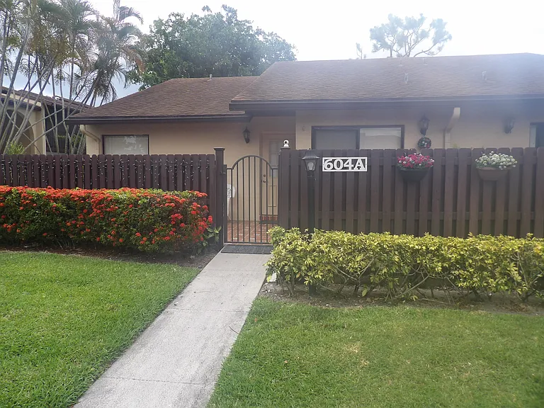 604 Sea Pine Way #A — Photo 1